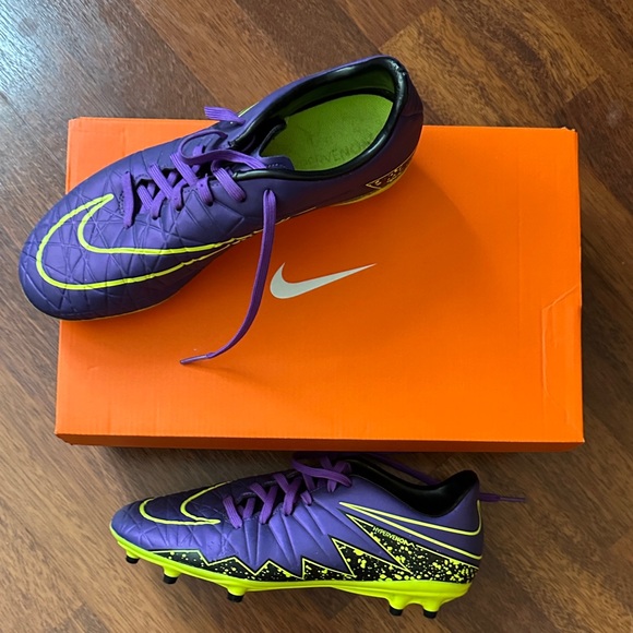 Nike Vibrant Purple and Neon Yellow Cleats - Picture 1 of 4